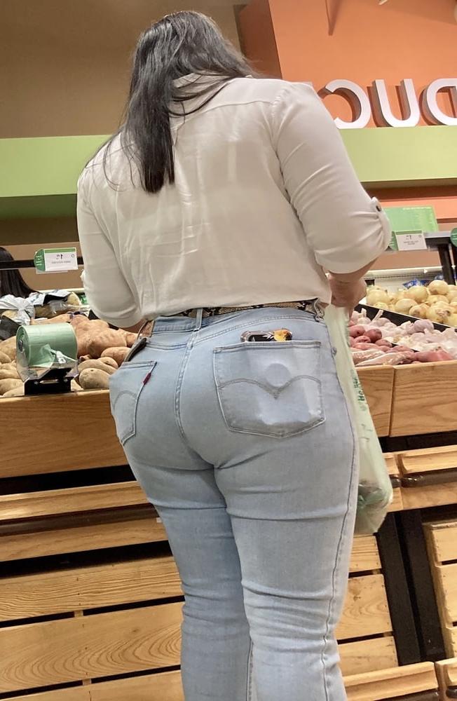 25P BIG JUICY LATINA ASS !! #10