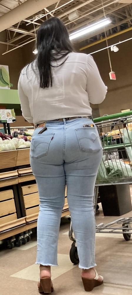 25P BIG JUICY LATINA ASS !! #10