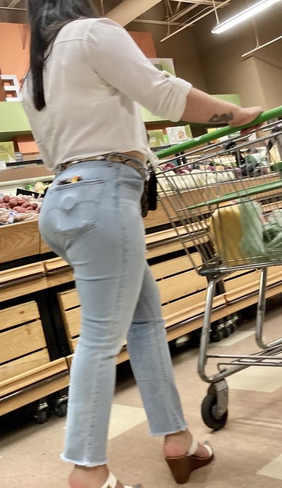25P BIG JUICY LATINA ASS !! #10