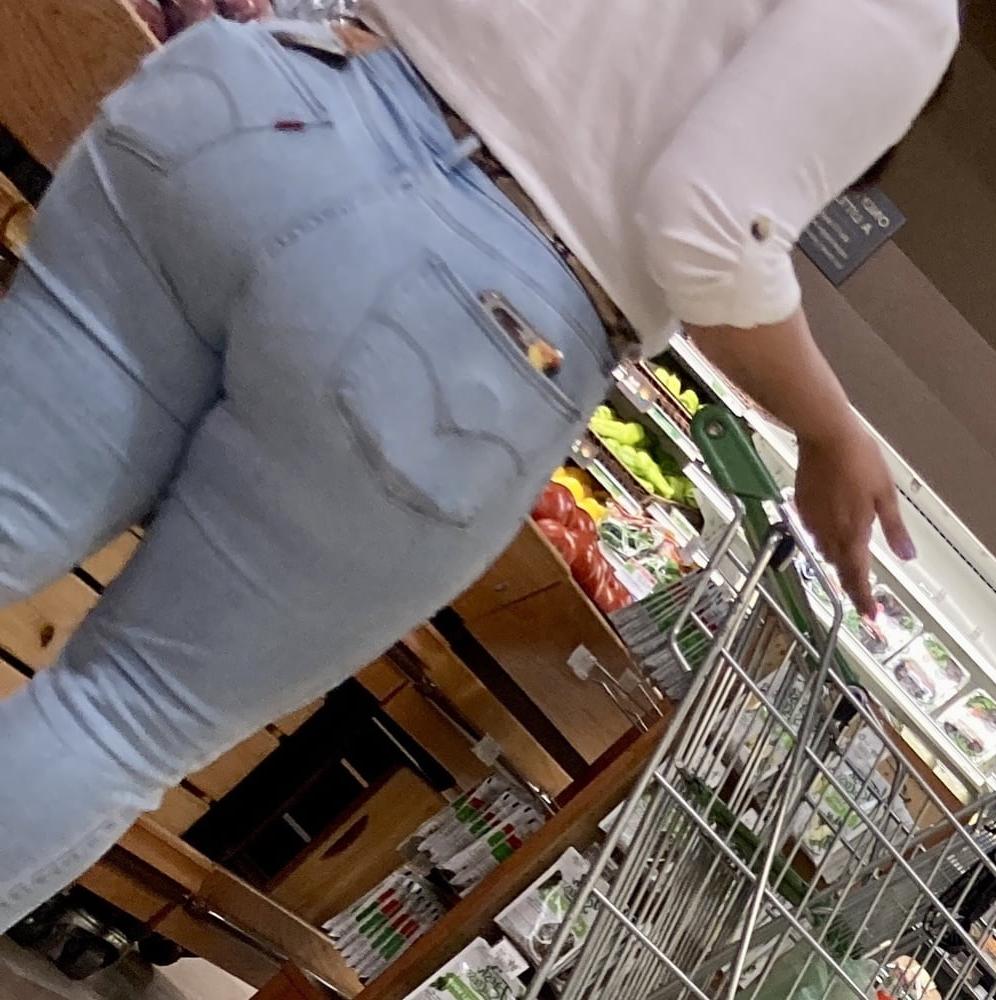 25P BIG JUICY LATINA ASS !! #10