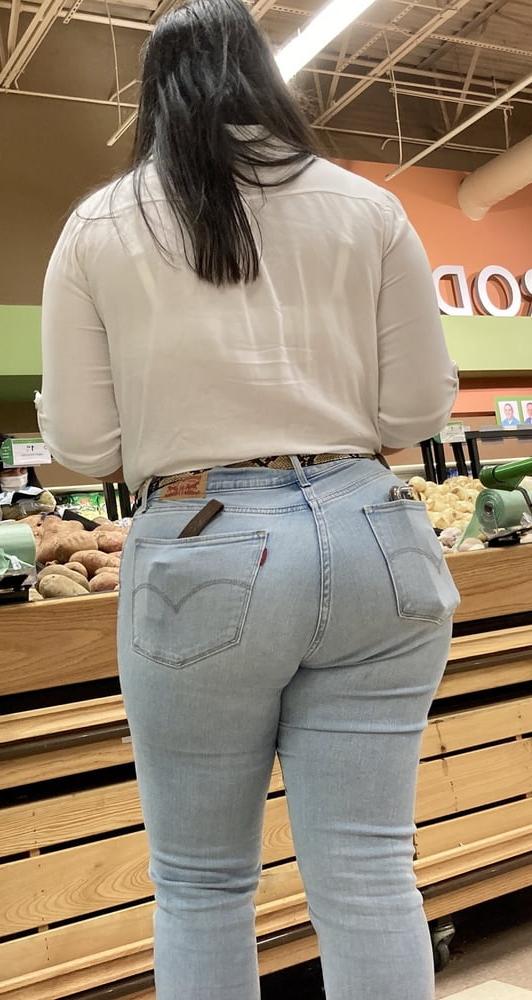 25P BIG JUICY LATINA ASS !! #10
