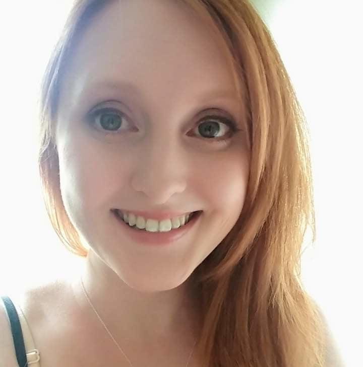 8P Cute Redhead