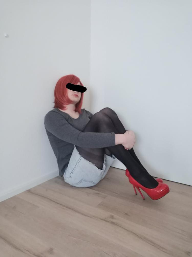 6P Feeling Cute