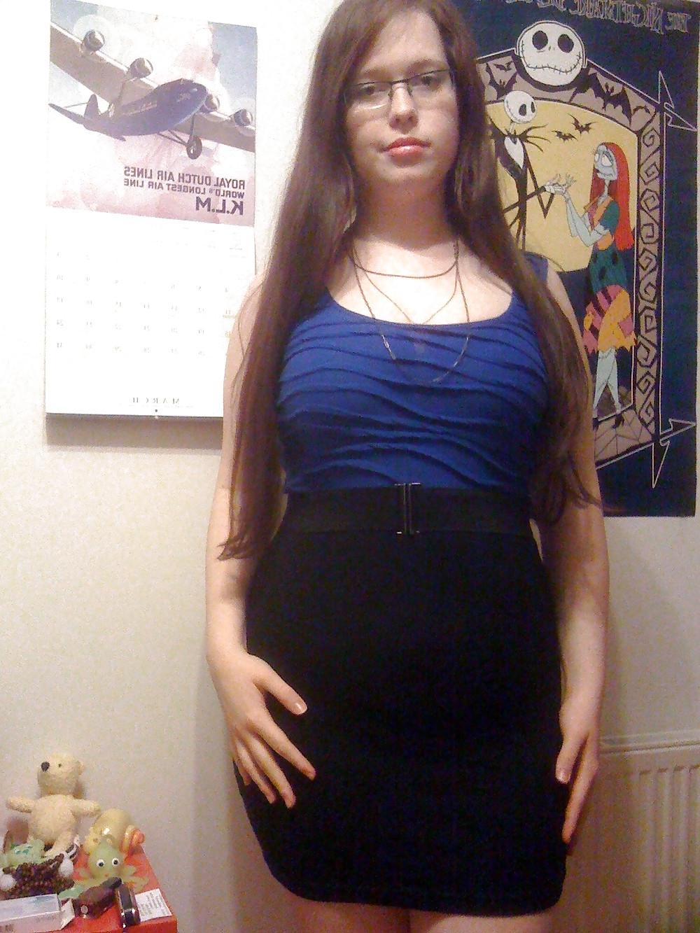 25P Chubby Busty Nerdy Girl