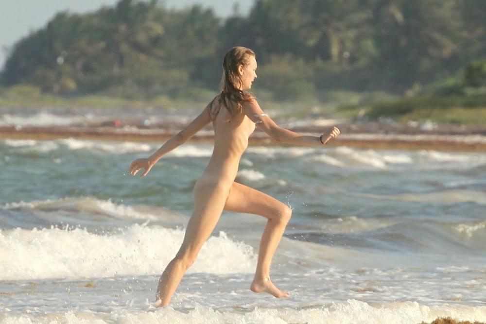 25P Candica Swanepoel topless Tulum march 2019