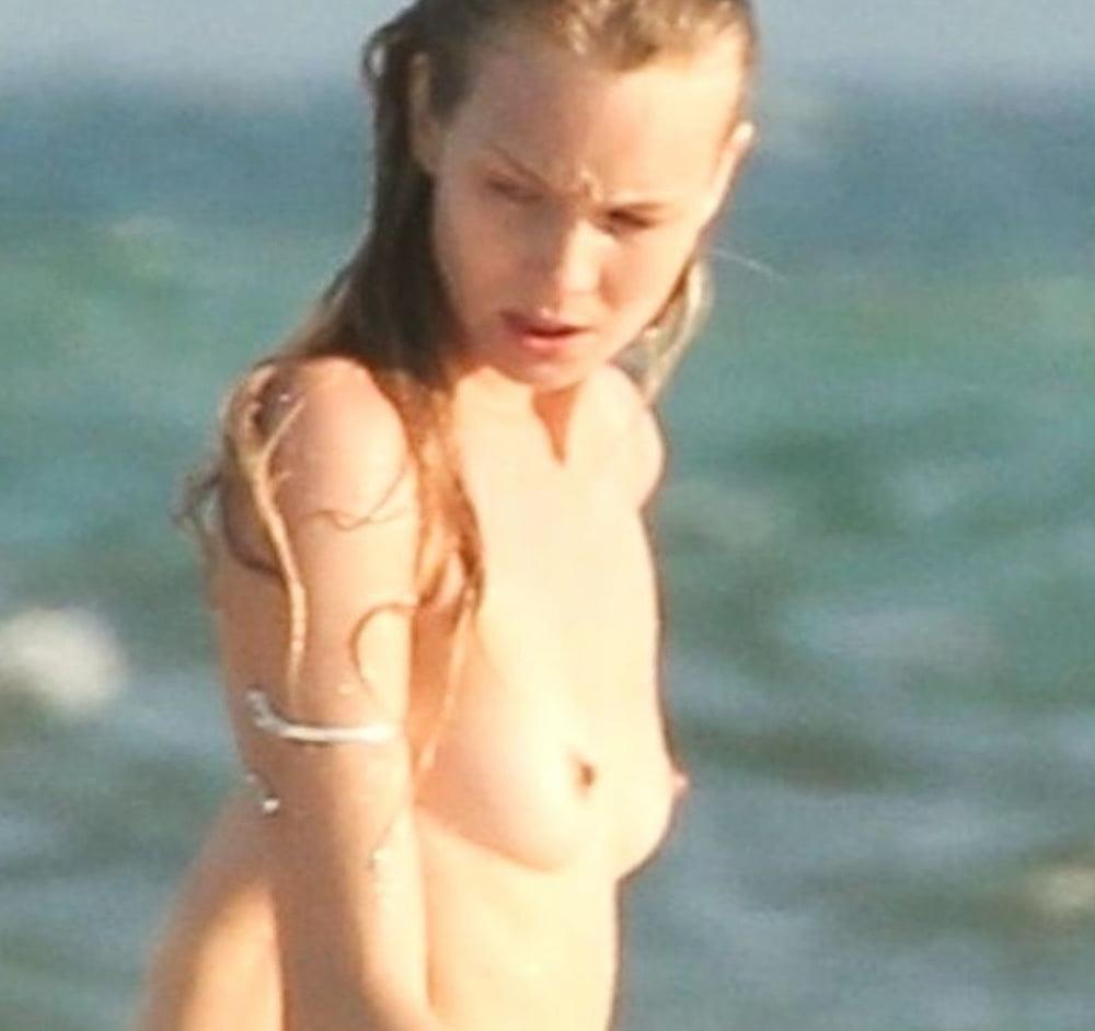 25P Candica Swanepoel topless Tulum march 2019