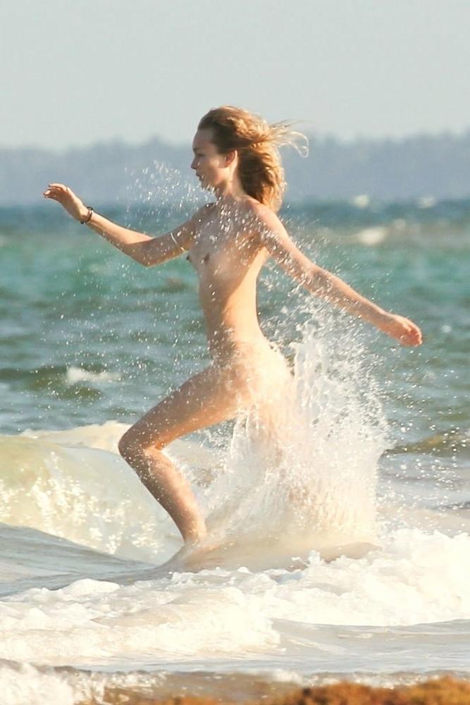 25P Candica Swanepoel topless Tulum march 2019