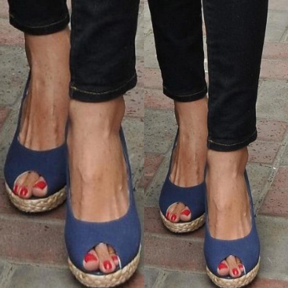 25P Regina-Cassandra's sexy Leg's feet and High heel's