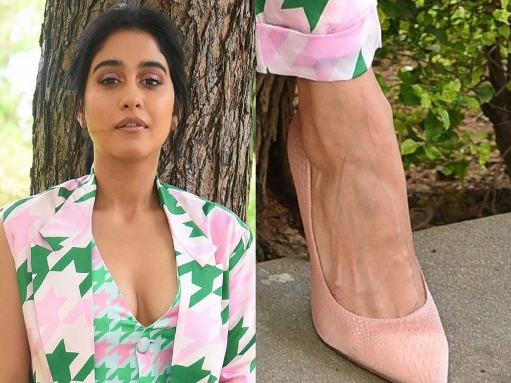 25P Regina-Cassandra's sexy Leg's feet and High heel's