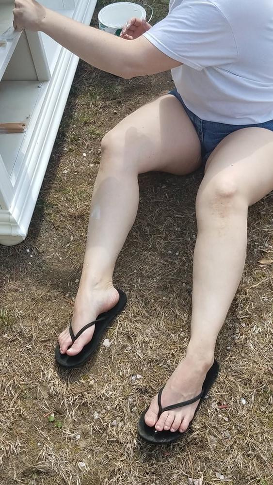 25P Friend's wife's pretty feet