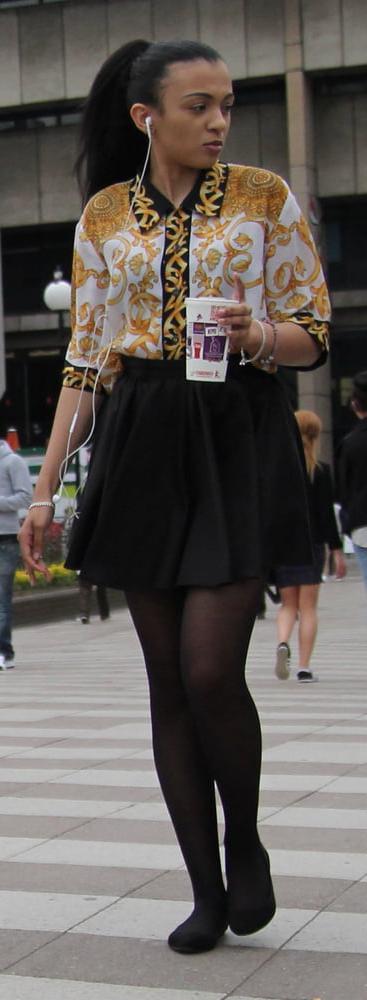 25P British Street Pantyhose and Tights 01