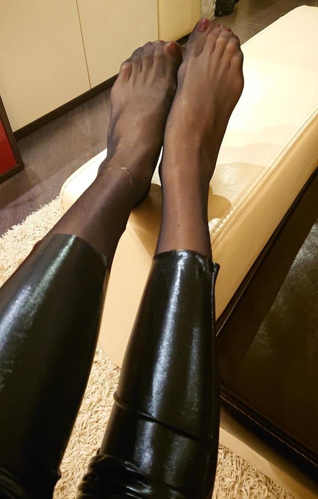 15P Girlfriend's feet 13