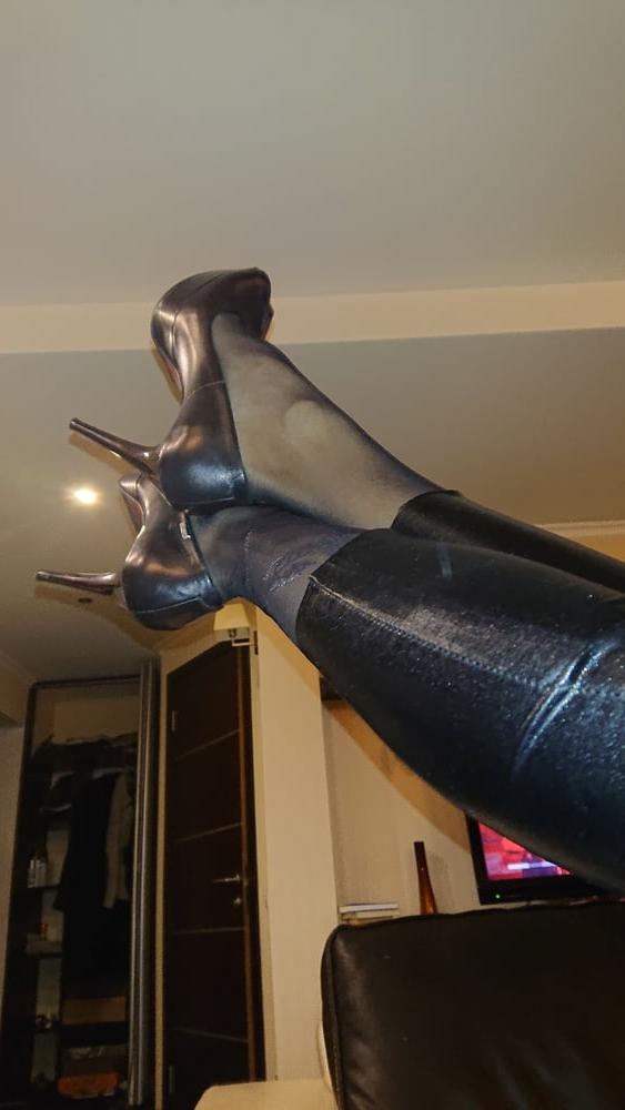15P Girlfriend's feet 13