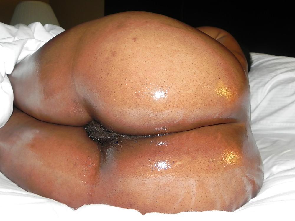 13P Look at that oily chocolate goddess..you like?