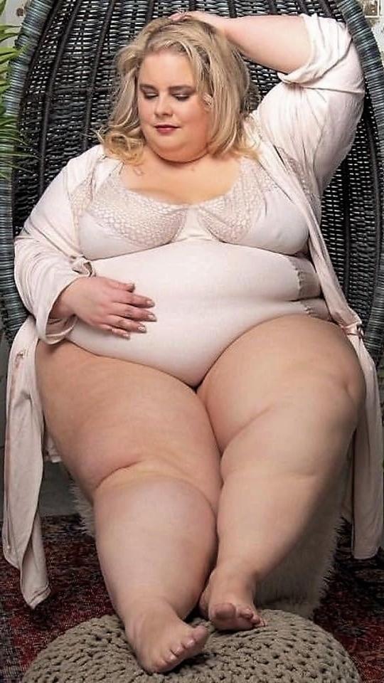 25P Sexy &amp; Chubby Legs 12