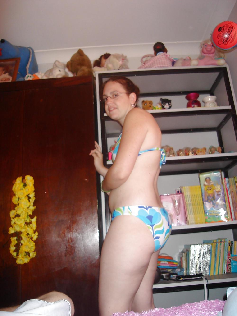 8P Chubby Nerd Milf