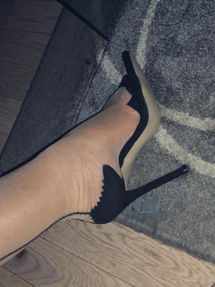 17P TS in Nylons, High Heels, Foot Play, Women Foot Gr38, TS