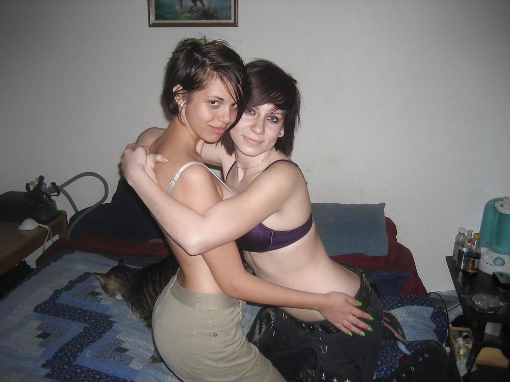 11P LADIES LOVE LESBIANS! 3