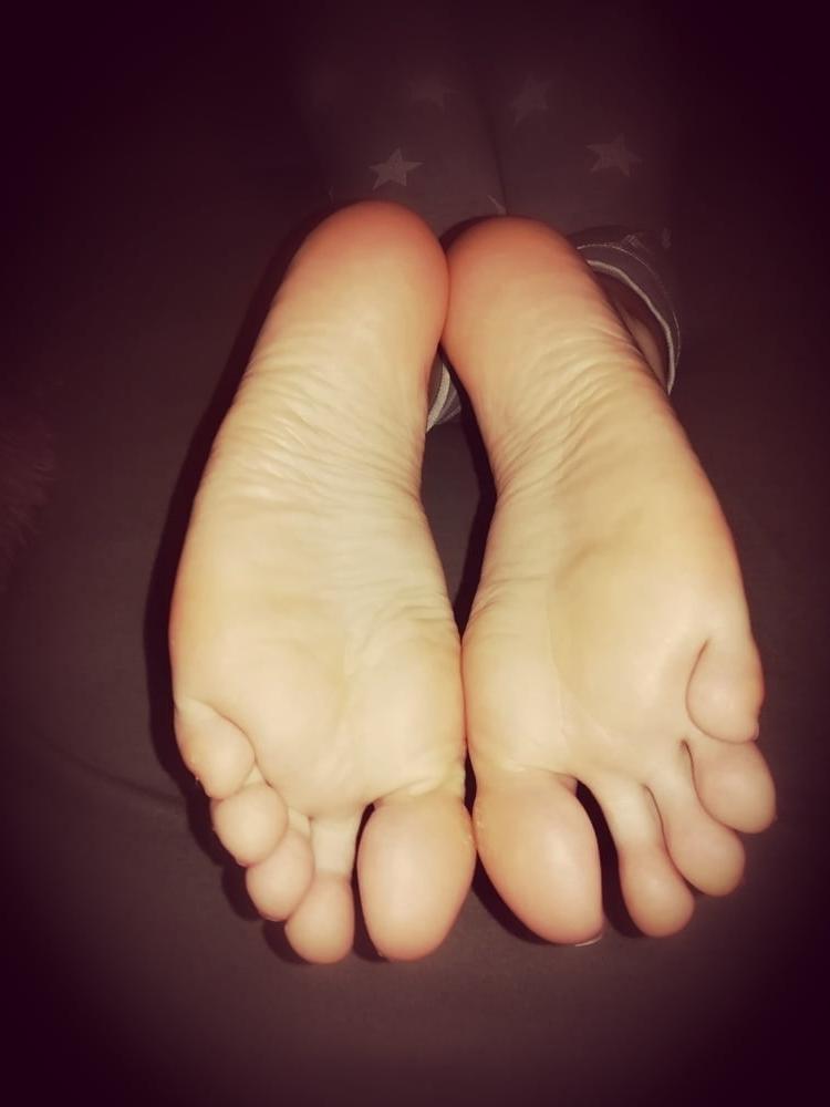 20P beautiful feet