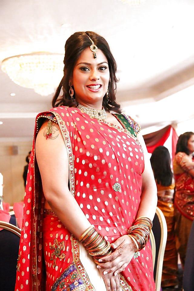 25P Theyc's Fav indian and Paki chubby aunties and girls