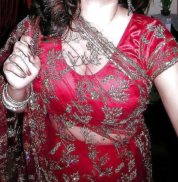 25P Theyc's Fav indian and Paki chubby aunties and girls