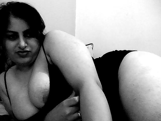 25P Theyc's Fav indian and Paki chubby aunties and girls