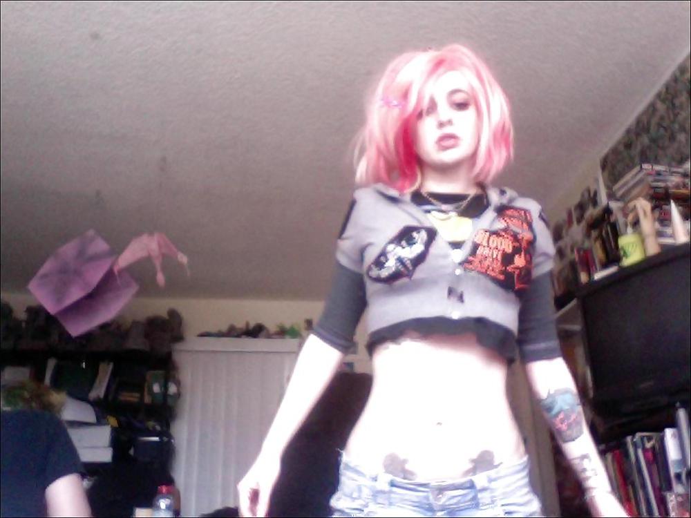25P PUNK GOTH CHICK