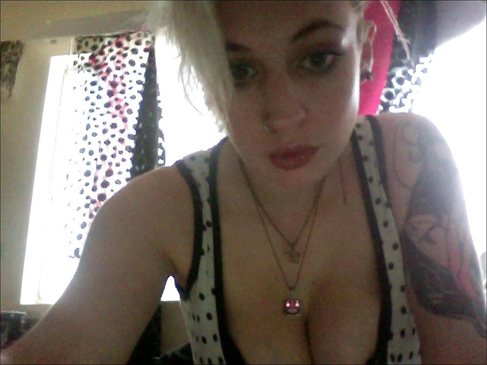 25P PUNK GOTH CHICK