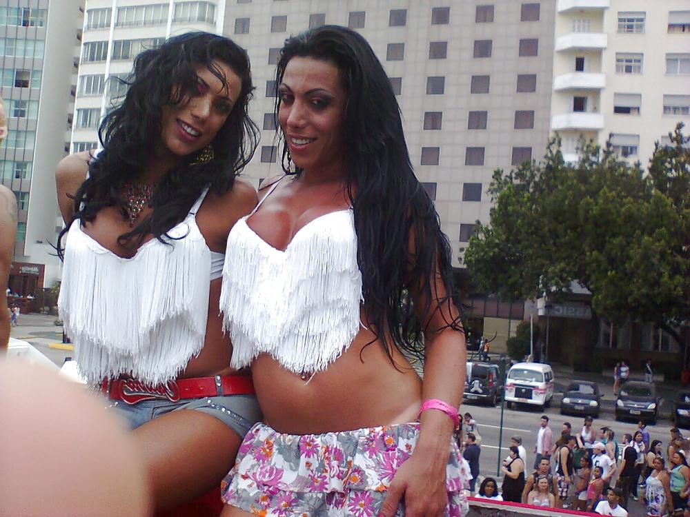 24P Real Shemale Sisters
