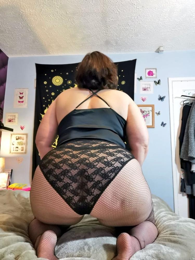 15P Mrs Jane Tempesta 57 yo chubby and naughty