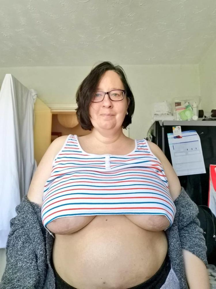 15P Mrs Jane Tempesta 57 yo chubby and naughty