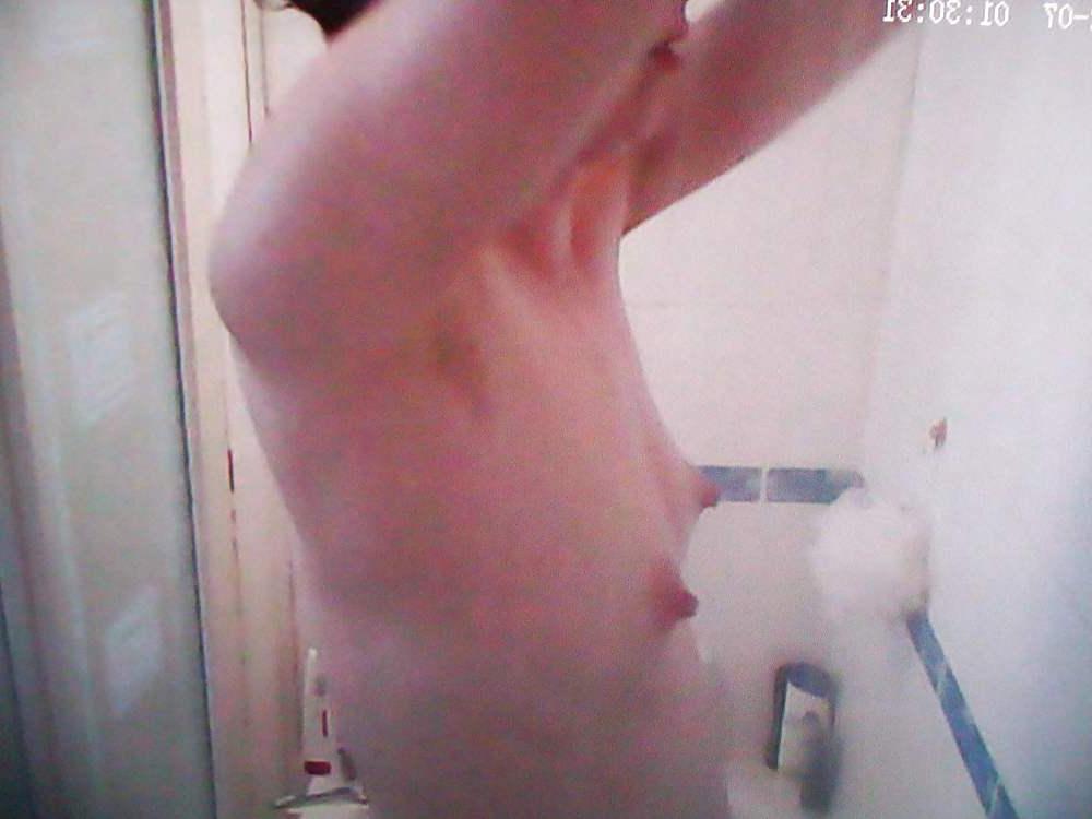 5P Wifes new 19 year old play mate in the shower