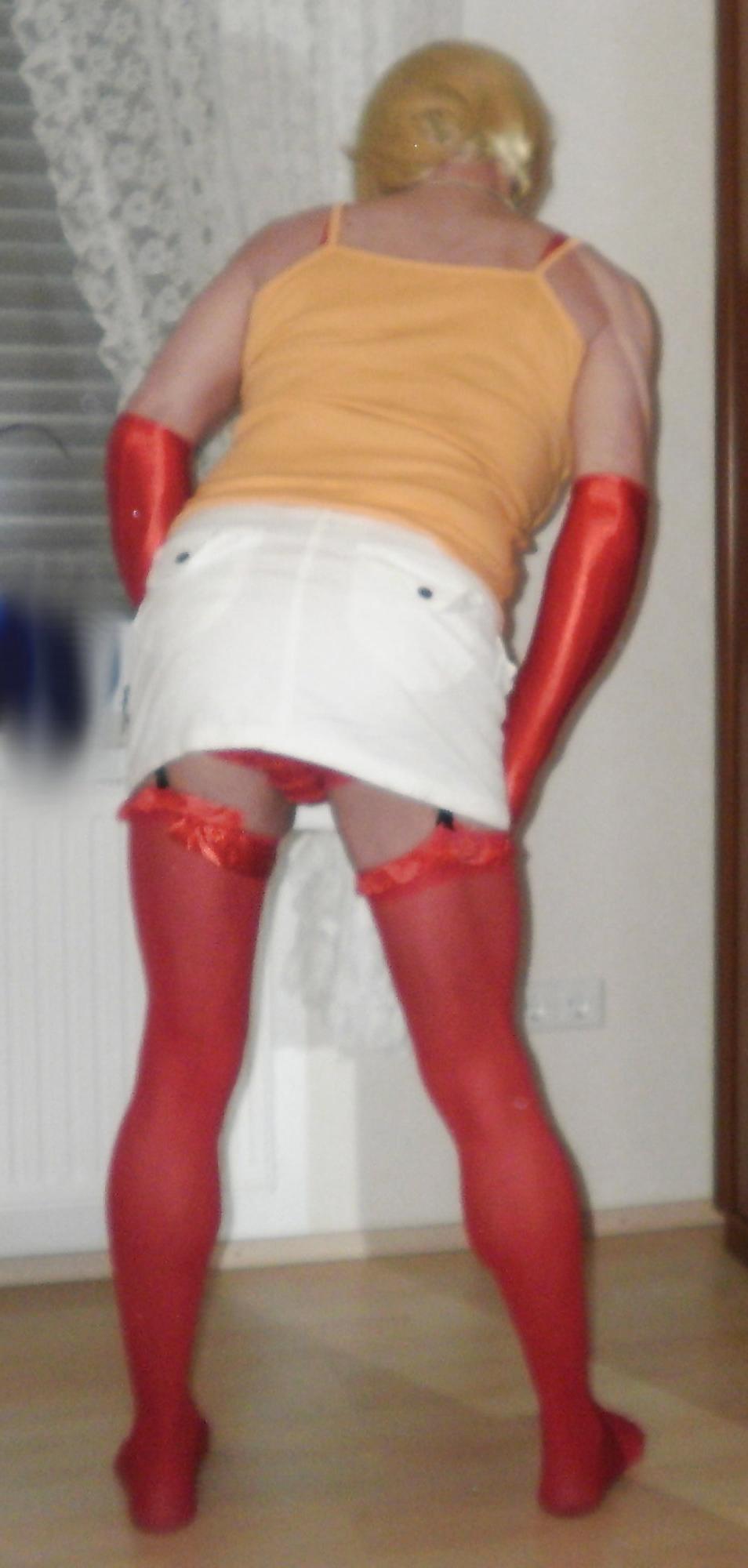 20P Red gloves red stockings
