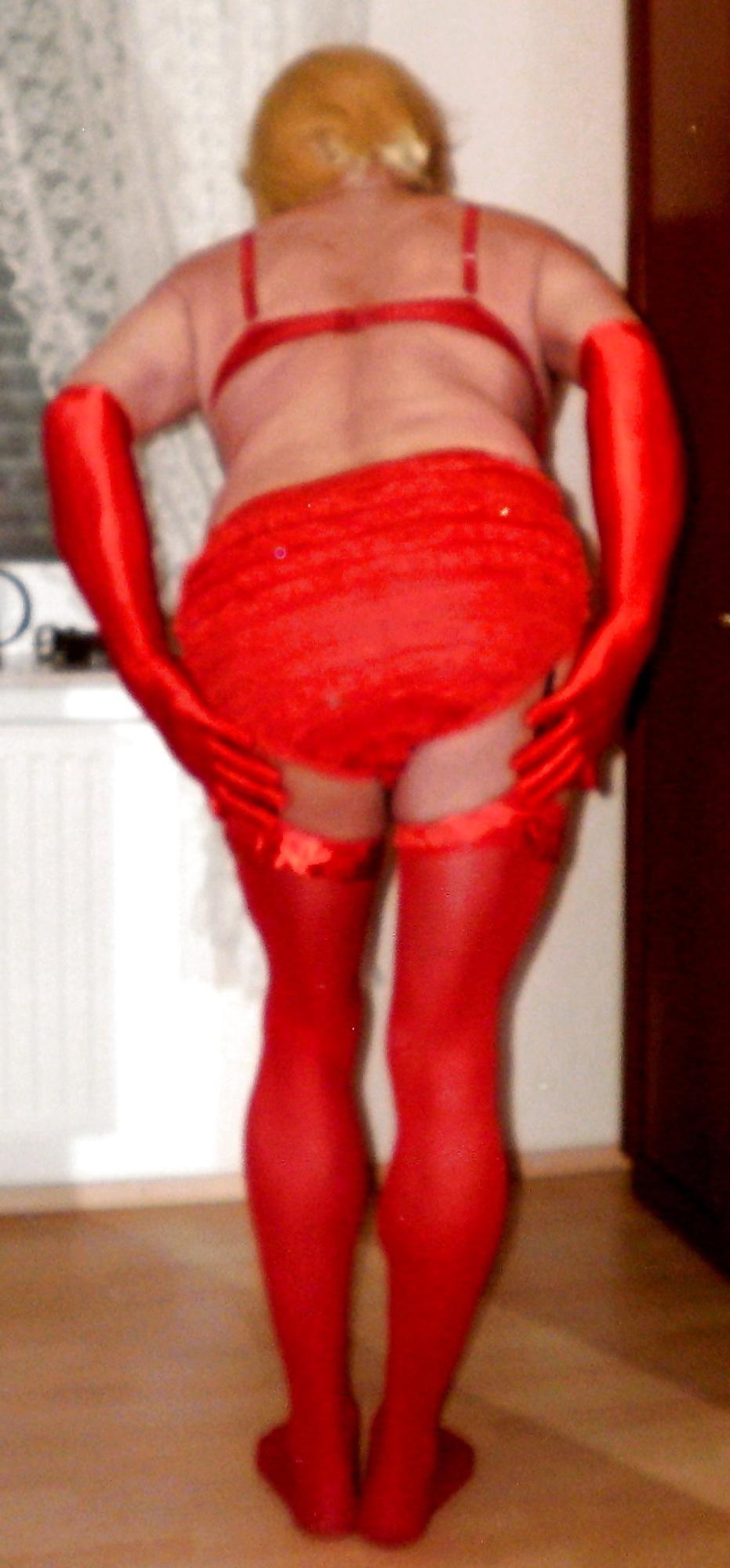 20P Red gloves red stockings