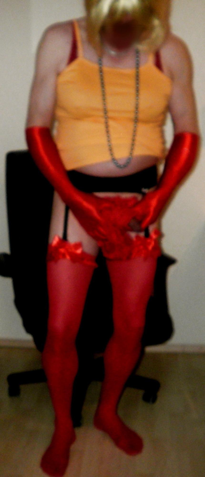 20P Red gloves red stockings