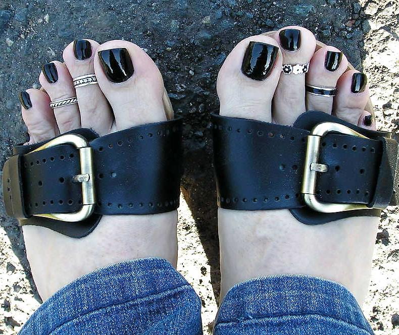 21P I love female feet 2