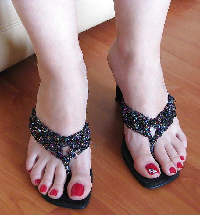 21P I love female feet 2