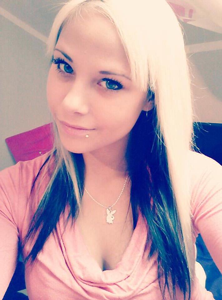 19P Blone Teen Bitch (hot tits and legs)