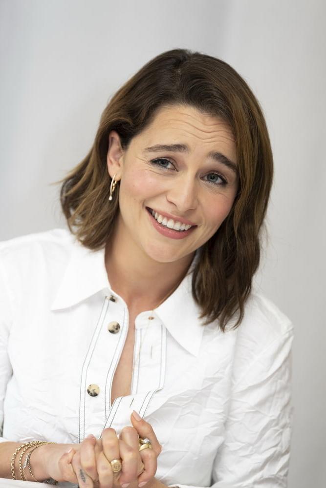 11P Emilia Clarke pulling lots of cute faces 2