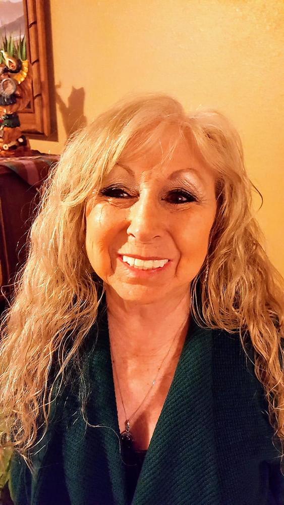 25P Granny Cleavage 22