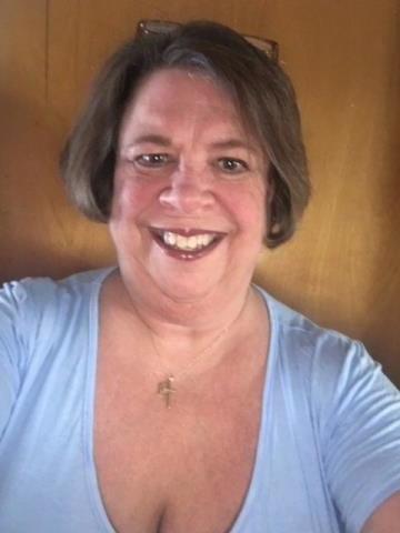 25P Granny Cleavage 22