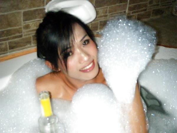 25P Asian Ladyboy Bar Girls 