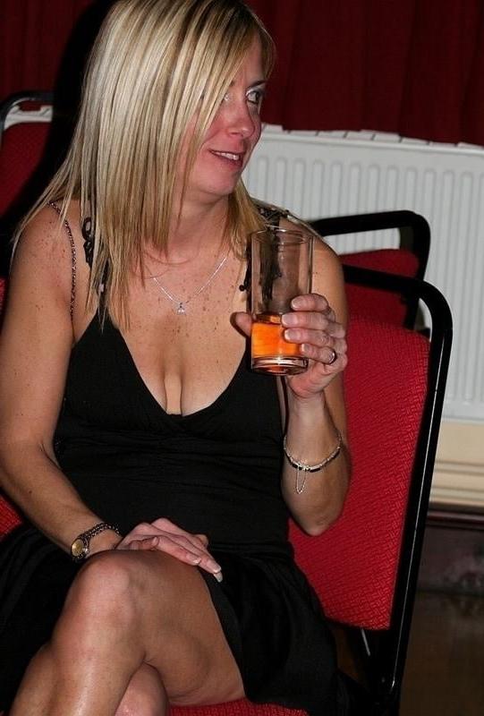 25P Cleavage Downblouse  &amp; Nipple Peeks Collection Vol. 85