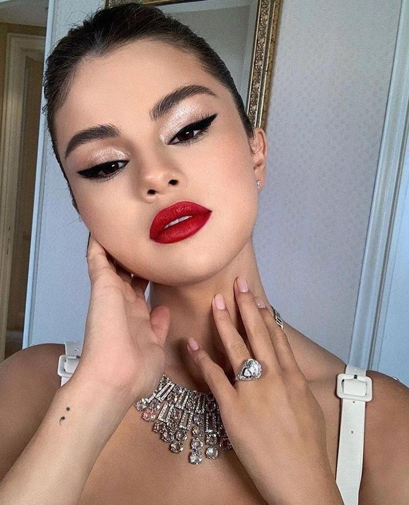 25P Makeup fetish 68