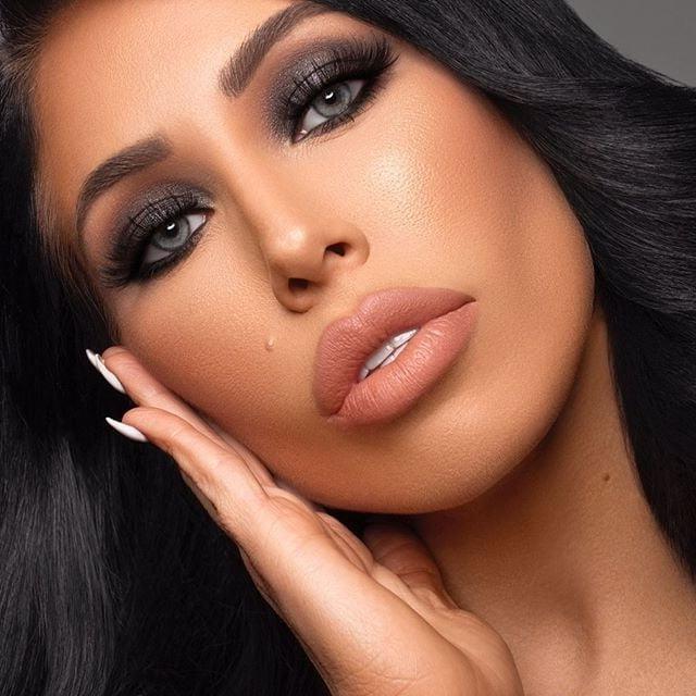 25P Makeup fetish 68