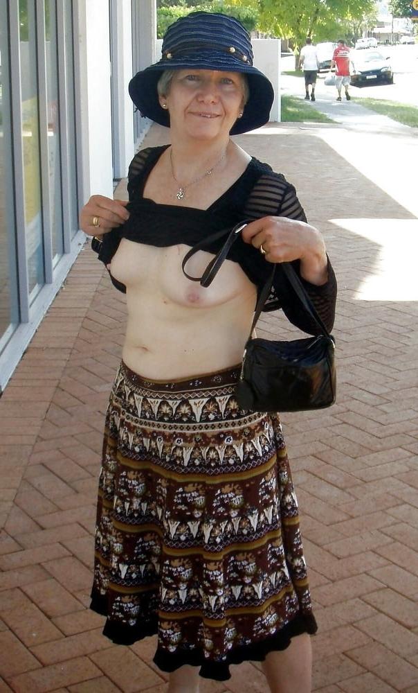 25P Gorgeous Grannies Vol. 2