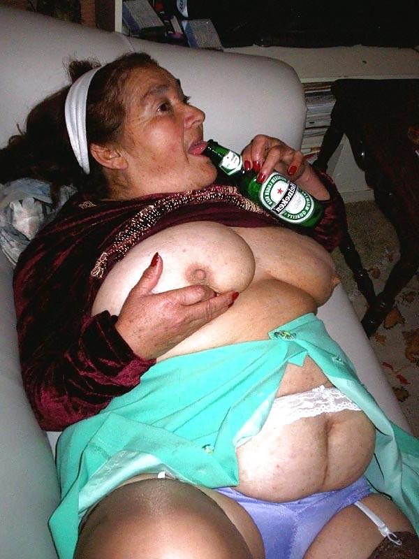 25P Les salopes ( grandma )