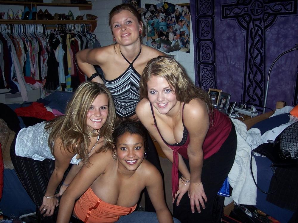 25P Cleavage Downblouse  &amp; Nipple Peeks Collection Vol. 60