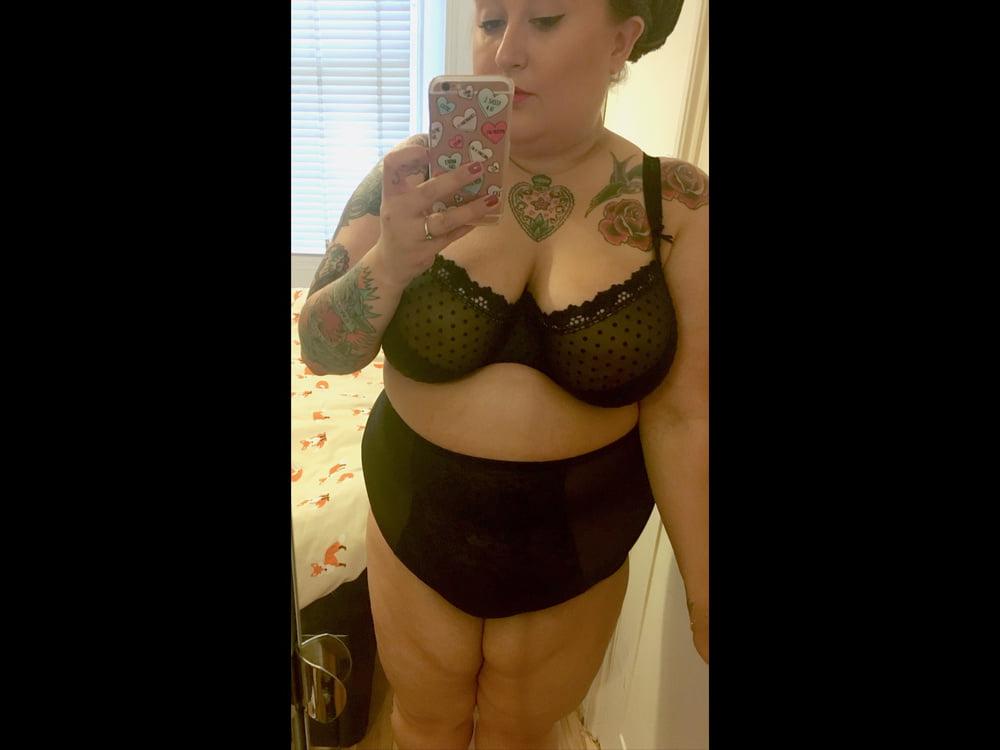 10P Gorgeous girl  ??