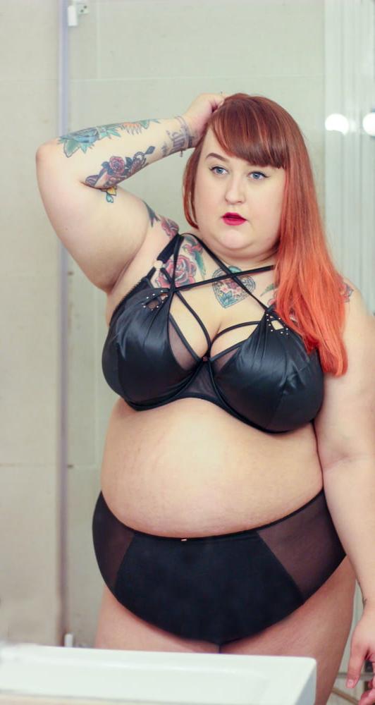 10P Gorgeous girl  ??